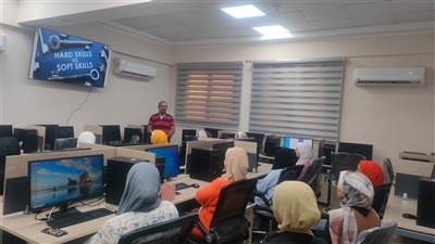 التضامن الاجتماعي تنظم تدريبًا لفرق العمل بالخط الساخن بالوزارة