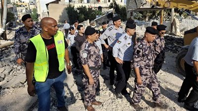 فرق الطوارئ تهيئ شوارع جنين وتعيد الخدمات الأساسية 