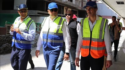  وزير قطاع الأعمال يتفقد مشروع 