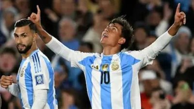 بعد ارتدائه قميص ميسي.. أول تعليق لـ ديبالا