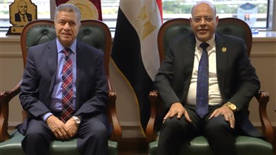 وزير العمل يبحث مع مجموعة العربي التعاون في التدريب المهني وتأهيل الشباب