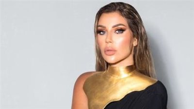 وسط الصحراء كارلا حداد تطل بالأبيض (صور)