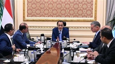 رئيس الوزراء يتابع إجراءات توفير المنتجات البترولية وخطوات زيادة حجم الإنتاج