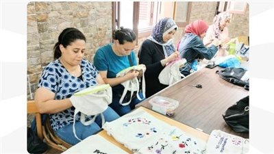 وزارة العمل تتابع الدورات التدريبية المجانية الحرفية والحياتية للفتيات بالإسكندرية 