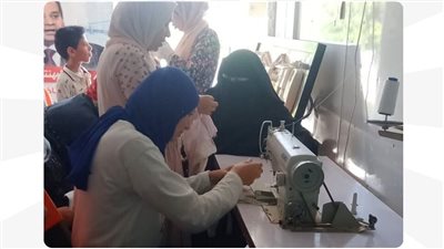 العمل تفتتح برنامجًا تدريبيًا على مهن التفصيل والخياطة لفتيات البحيرة 