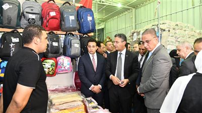 وزير التموين ومحافظ الفيوم يتفقدان معرض 