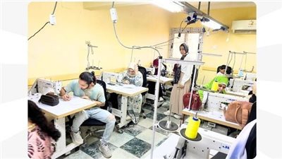 وزارة العمل تختتم برامج تدريب مهني وتنظم اختبارات على التفصيل والخياطة بالمنوفية
