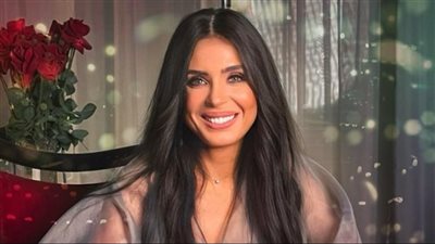 الصيام والرقص.. دينا تكشف عن سر شبابها 