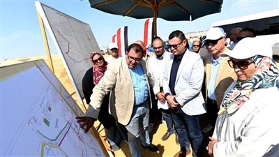  وزير الإسكان يتفقد أعمال المرافق والطرق بتوسعات  