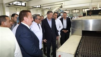 وزير الزراعة ومحافظ المنوفية ورئيسا زراعة النواب والشيوخ يتفقدون مصنع التغذية المدرسية بقويسنا