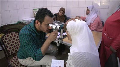 1224 مستفيدا من قافلة تنموية شاملة لجامعة القاهرة بقرية المعتمدية 