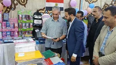 إقبال المواطنين علي معرض أهلا مدارس بالإسكندرية 