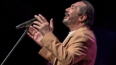 الحجار يستضيف محمد محيى ووائل الفشني في 100 سنة غنا بالأوبرا.. صور 