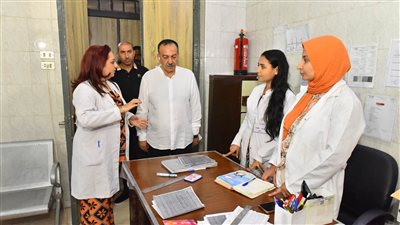محافظ أسيوط يتفقد المخزن الإقليمي للأدوية ومستشفى الرمد
