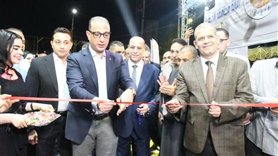  محافظ الفيوم يفتتح معرض 