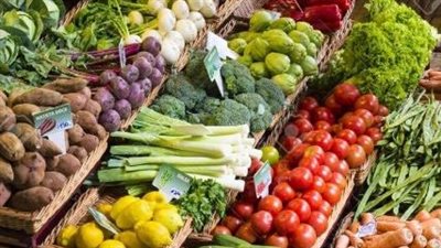 سعر الخضار في سوق العبور.. والطماطم ب 15 جنيه