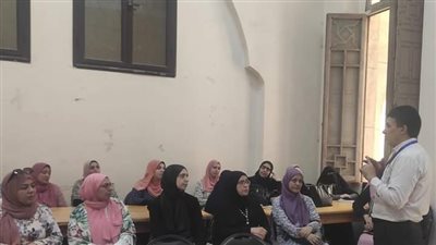 استمرار البرنامج التدريبي لمعلمي وموجهي اللغة الإنجليزية بأزهر الغربية 