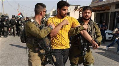 الاحتلال يعتقل مواطنين غرب رام الله اليوم الإثنين