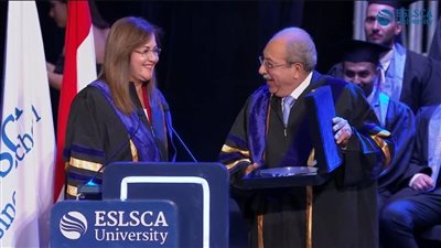 تكريم مستشار رئيس الجمهورية من جامعة إسلسكا