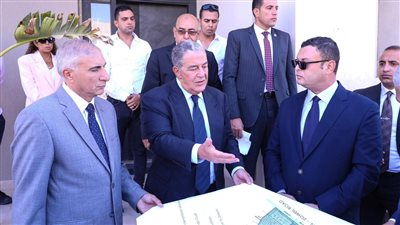 ياسين منصور يطلع وزير الإسكان بشرح تفصيلى لمشروع  باديا بالم هيلز أكتوبر