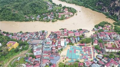 إعصار عنيف يحصد أرواح 200 شخص في أسوأ عاصفة تضرب فيتنام.. فيديو