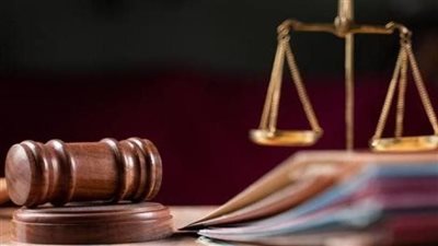 بعد دقائق.. إعادة محاكمة متهم بـ