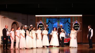 محمد صبحي يكشف عن الصور الأولي من مسرحيته الجديدة 