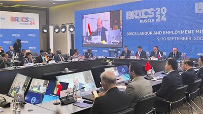 وزير العمل يشارك في الجلسة الختامية لاجتماع مجموعة 