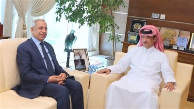 الأكاديمية العربية للعلوم والتكنولوجيا والنقل البحري ووزارة المواصلات القطرية تبحثان تعزيز التعاون