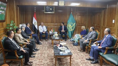 رئيس مجلس أمناء جامعة بنها الأهلية يناقش مع محافظ القليوبية سبل التعاون