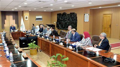 مجلس عمداء جامعة المنصورة يناقش استعدادات العام الدراسي الجديد