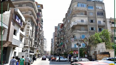 الدقهلية تعلن إزالة لوحات الإعلانات المخالفة بشارع بنك مصر 