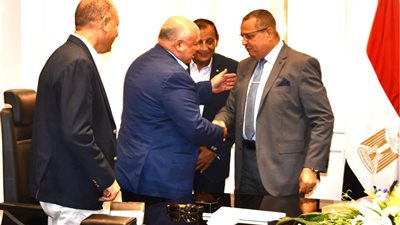 محافظ جنوب سيناء  يوجه الشكر لوزير النقل والصناعة..لهذا السبب