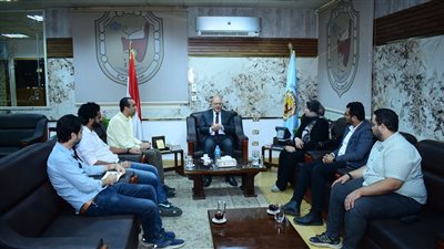 رئيس جامعة سوهاج يناقش آليات التعاون مع شركة نهضة مصر لريادة الأعمال