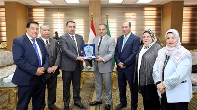 تعزيز سُبل التعاون بين الشرقية والهيئة القومية للبريد