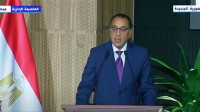 رئيس الوزراء: تفاوضنا مع شركات صينية لتصنيع السيارات الكهربائية