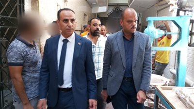 غلق 3 منشأت مخالفة وإعدام نصف طن حلوى بالشرقية