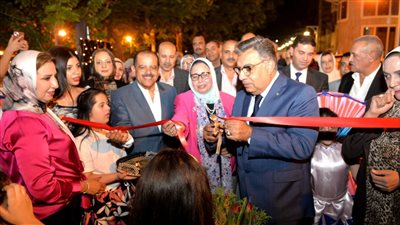  محافظ الدقهلية يفتتح معرض 