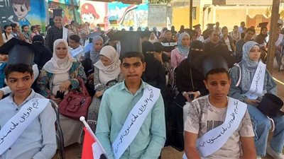 مدير تعليم أبوتشت يشهد تكريم أوائل الشهادة الإعدادية  