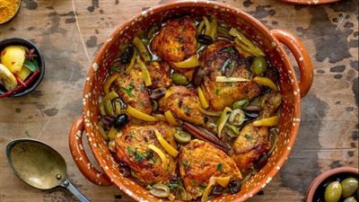 طريقة تحضير طاجن الدجاج بالزيتون والليمون| طبق مغربي تقليدي بنكهة مميزة