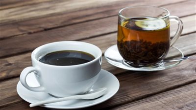 طبيبة تحذر.. أطعمة تجنب تناولها مع القهوة والشاي