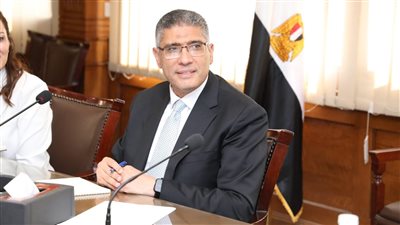 محافظ الجيزة: اختيار 15 مشروعًا للترشح للمبادرة الوطنية للمشروعات الخضراء الذكية 