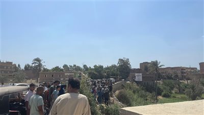مصرع شاب وإنقاذ 11 آخرين في حادث سقوط تروسيكل ببحر البطس بالفيوم 