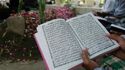  حكم تلقين الميت وقراءة القرآن عند القبر؟