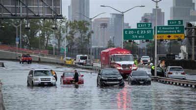 توقف حركة القطارات وانقطاع الكهرباء في التشيك بسبب الأمطار الغزيرة