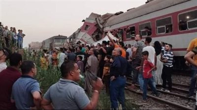 نقل مصابي حادث قطاري الزقازيق إلى المستشفى الجامعي (عاجل) 