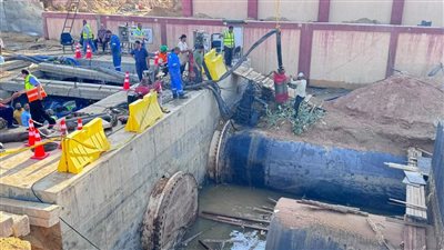 استمرار تنفيذ المرحلة الثانية من روافع المياه ومحطة التنقية بالقاهرة الجديدة 