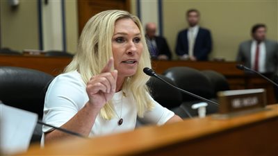 نائبة أمريكية تُحذر من عدم تجاهل نشوب حرب عالمية ثالثة 