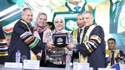 تكريم سارة سمير بالأكاديمية العربية للعلوم والتكنولوجيا والنقل البحري 