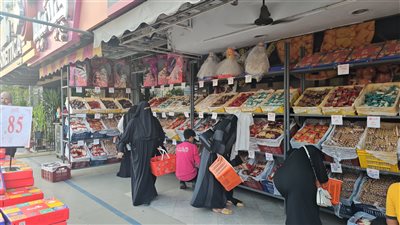 إقبال على شراء حلوى المولد النبوي بالإسماعيلية